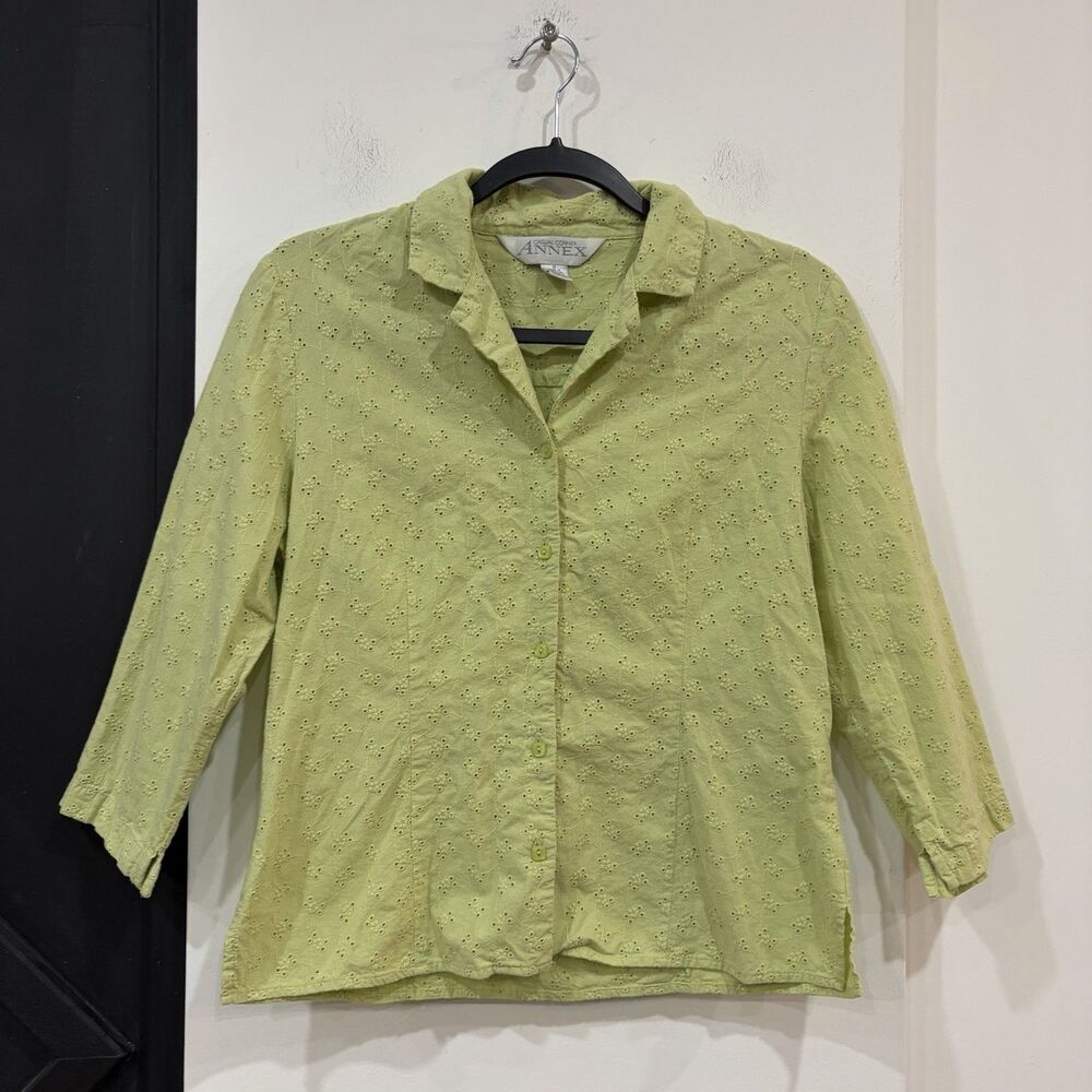Casual Corner Annex Green Eyelet Floral Embroidery Button Up Blouse Medium